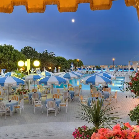 科拉罗酒店 比比翁