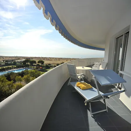 科拉罗酒店 比比翁