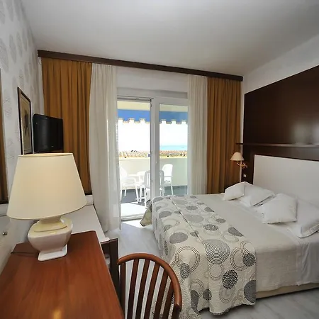 酒店 科拉罗酒店 4*