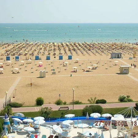 科拉罗酒店 4* 比比翁