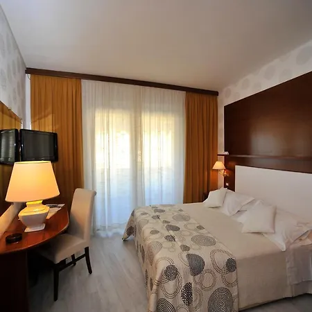 科拉罗酒店 4* 比比翁